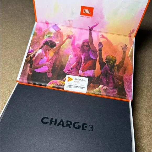JBL Black Wireless Speaker Charge 3 - Picture 6 of 12